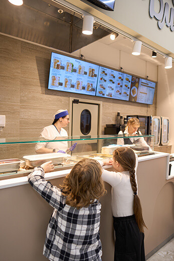 Стойка заказа в ТЦ «Замок»