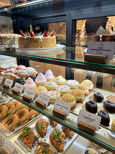 Десерты кофейни в торговом центре Замок