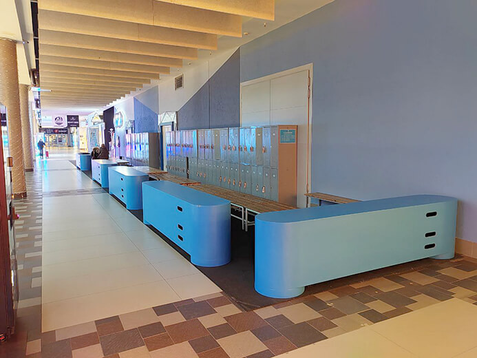 Вход в ледовый каток в ТЦ «Замок»