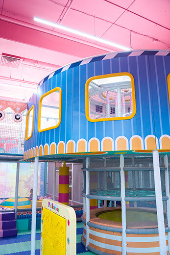 Лабиринт в детском центре Discovery Maxi