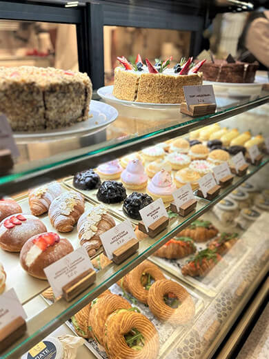 Десерты в «Кофейне» на фуд-корте в торговом центре Замок!