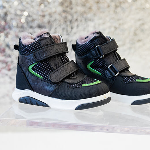 Магазин детской и подростковой обуви ViTokids. Минск, ТЦ «Замок»