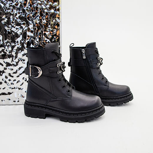 Магазин детской и подростковой обуви ViTokids. Минск, ТЦ «Замок»