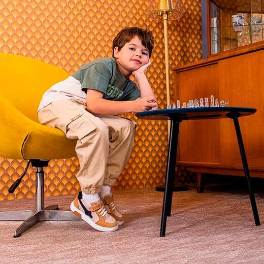 Магазин детской и подростковой обуви VITO kids. Минск, ТЦ «Замок»