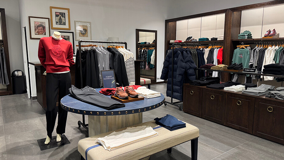 Магазин Point — женской и мужской одежды. Минск, ТЦ «Замок»