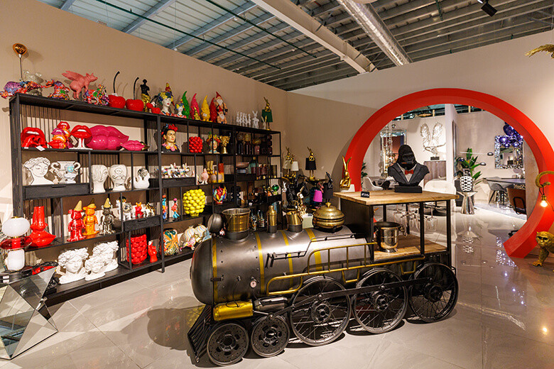 KARE — магазин мебели, освещения. Минск, ТЦ «Замок»